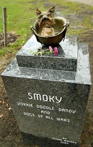 Memorial to Smoky and war dogs in Cleveland 2005