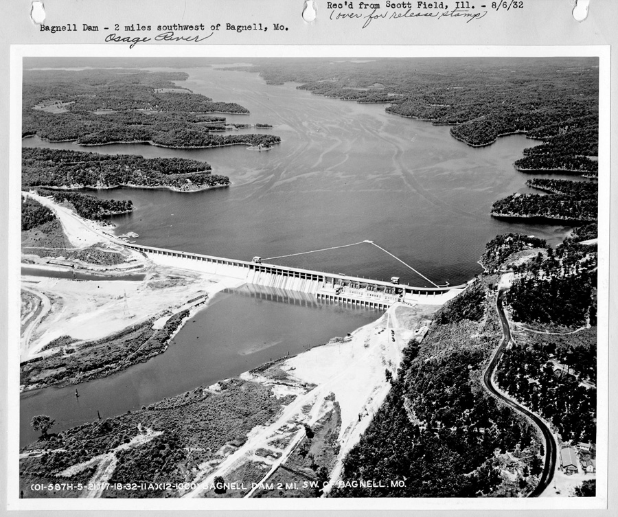 Missouri-Bagnell Dam NARA-1932-wikicommons