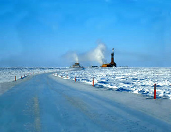 ice-road-to-oil-rig-US-bureau-of-land-management-geology.com_articles_arctic-oil-and-gas
