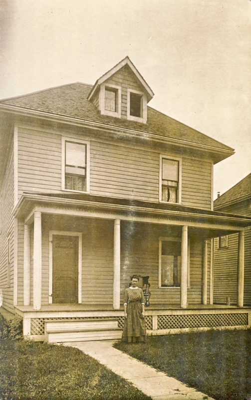 Minnie Lymburner Burwell 20 Pine St Tillsonburg 1911 Minnie Lymburner Burwell 20 Pine St Tillsonburg 1911
