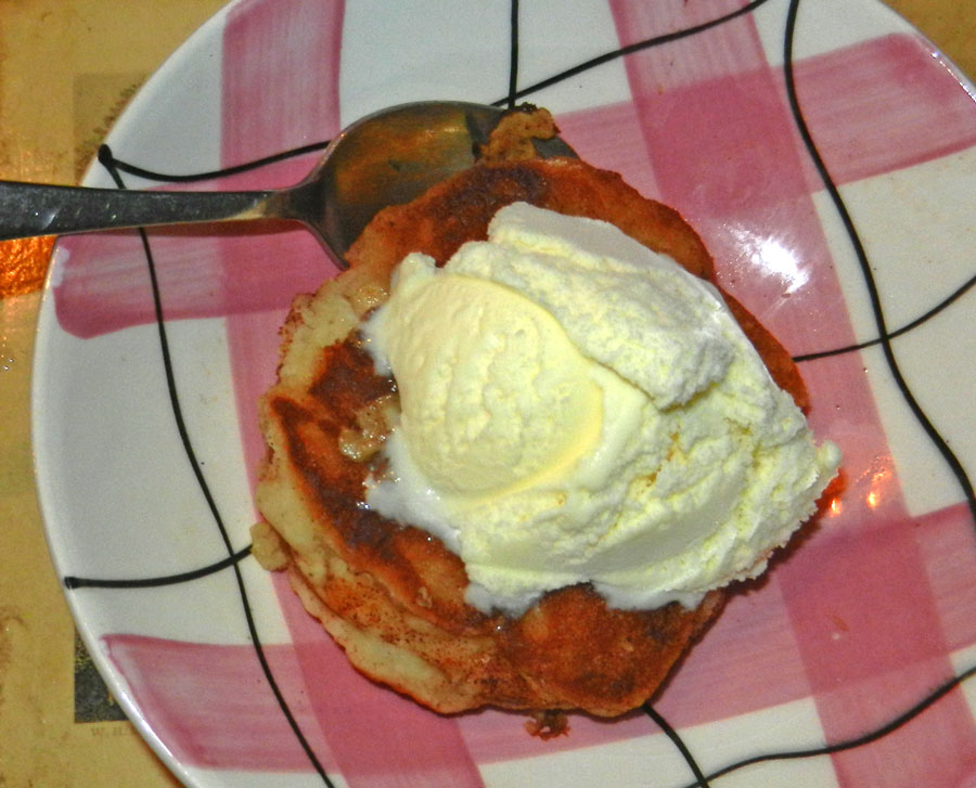 fritter-with-ice-cream-photo-d-stewart
